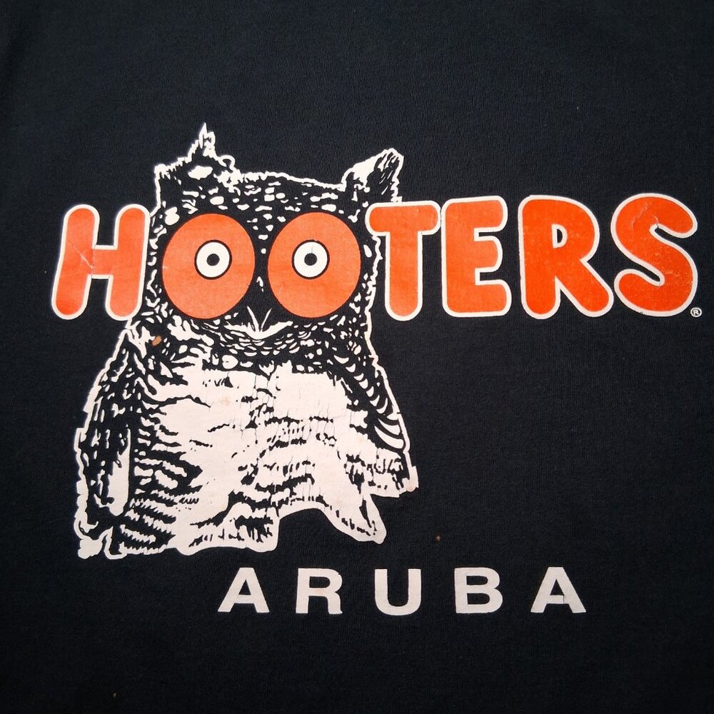 Hooters Aruba Shirt Men XL Black Bar Restaurant Sexy Girls Graphic T READ